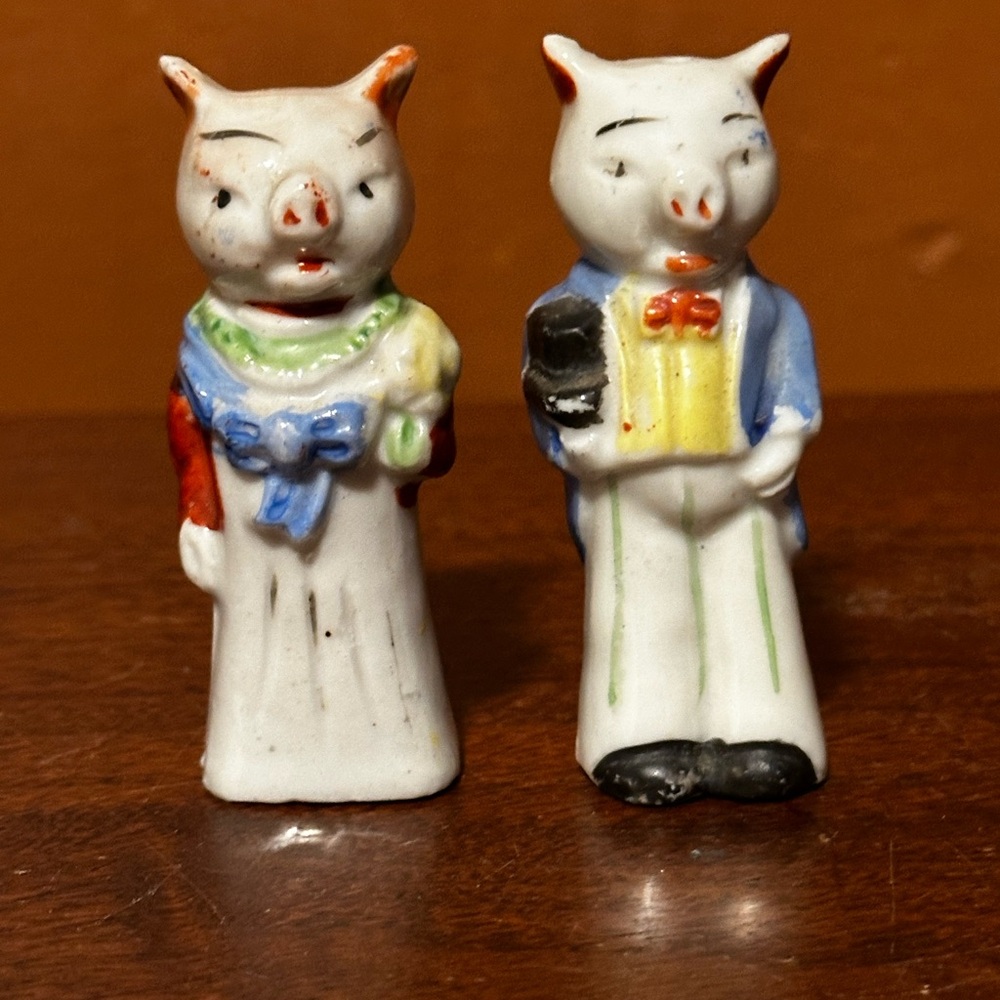 Vintage Porcelain Pig Salt Pepper Shakers Japan